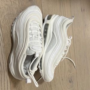 Like NEW Nike Air Max